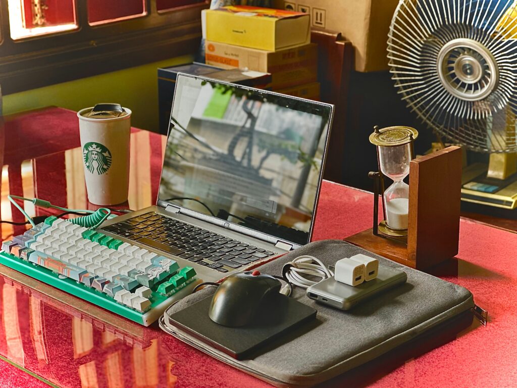 Time management for remote workers – focused professional at desk.